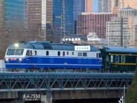 火上浇油是什么意思：加剧矛盾，适得其反