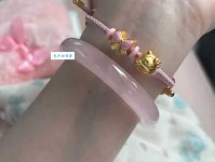 桃腮杏脸是什么意思？详细解释让你不再疑惑！