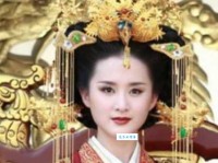 汉帝重阿娇，贮之黄金屋。