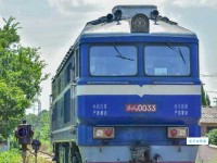 怒目相视的意思：冲突中的对峙与化解