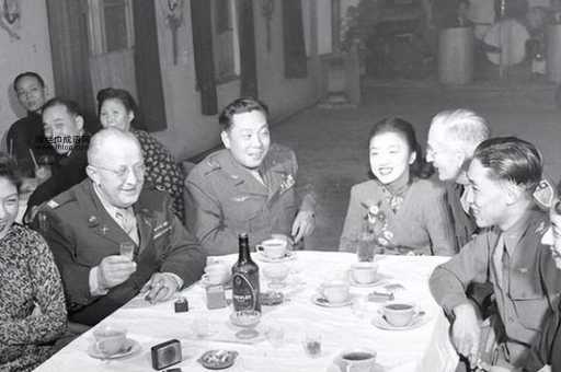 见死不救的反义词(  你会选择见死不救还是打抱不平)