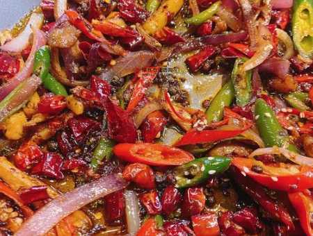 “心花怒放”的反义词有哪些?愁肠百结、黯然销魂等详细解析