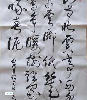 孤山寺北贾亭西，水面初平云脚低。