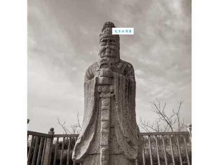 伤心秦汉经行处，宫阙万间都做了土。