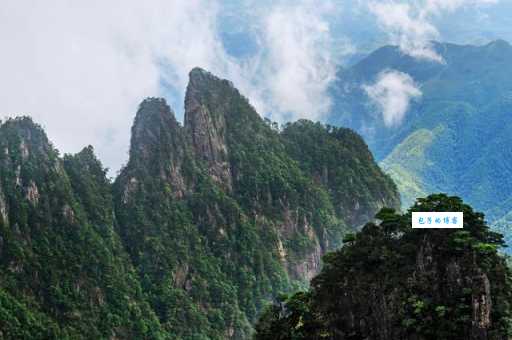 映衬是什么意思(重峦叠嶂啥意思)