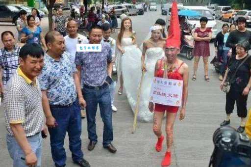 扒灰是什么意思 扒灰一词的由来和含义解析