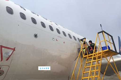 洗飞机是什么意思 原来飞机也要定期洗澡